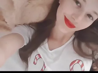 Innocent teen babe perving into camera while fingerblasting her labia