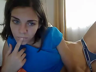 Honey luvs flashing her tits and pussy on cam